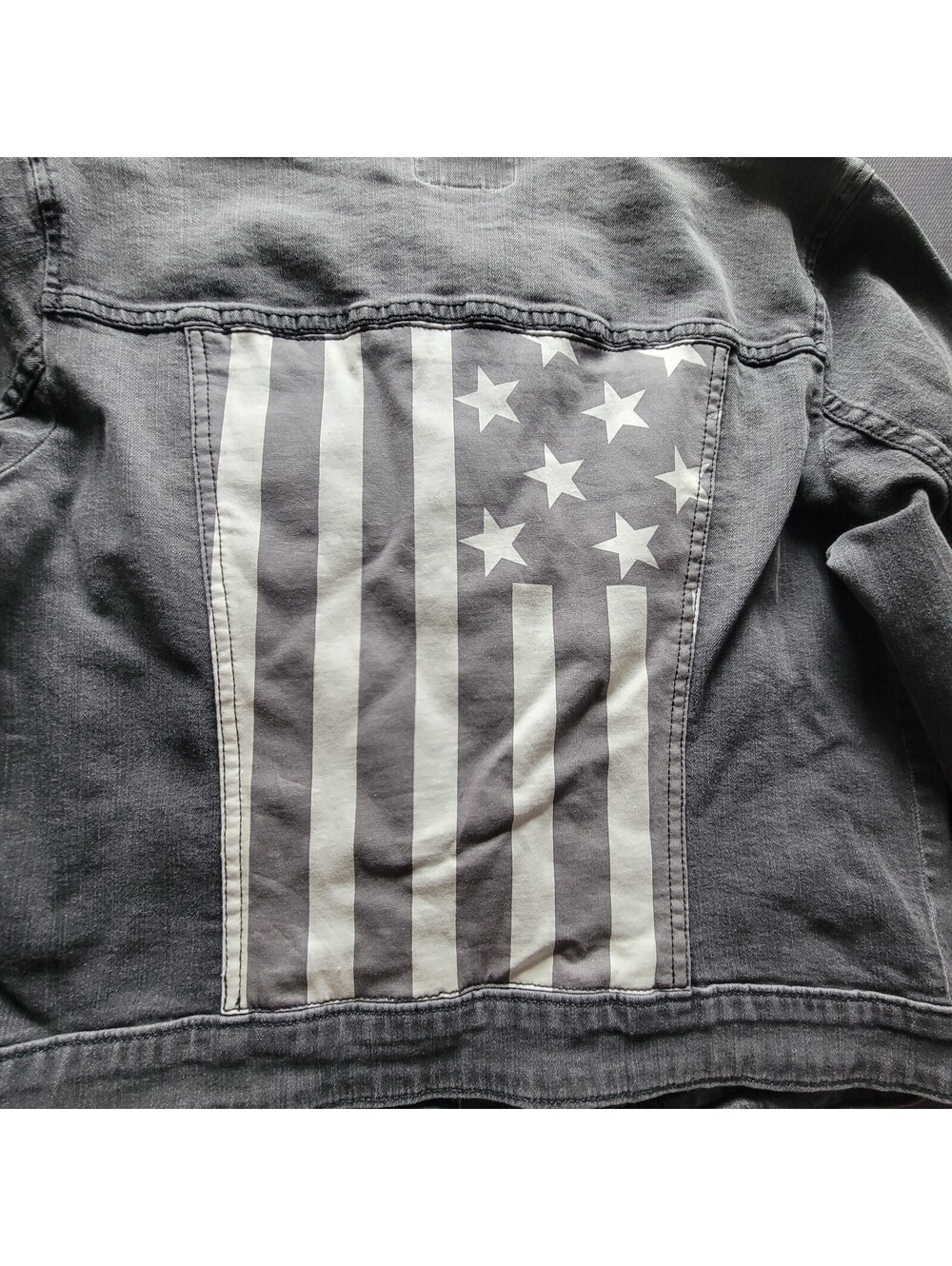 Rock & Republic Women’s Large Stone Wash Denim Black/Gray Jean Jacket Flag Biker